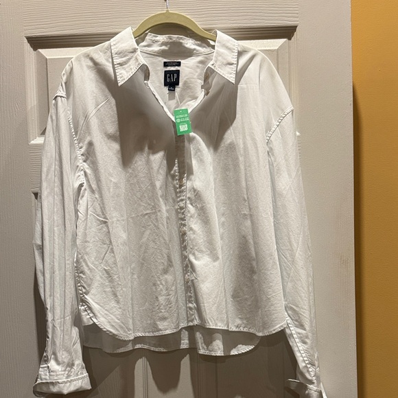 GAP Tops - GAP Crisp White Cropped Cotton Collared Button Long Sleeve Shirt Size Large NEW